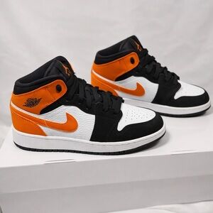 Nike Air Jordan 1 Mid GS 'Shattered Backboard